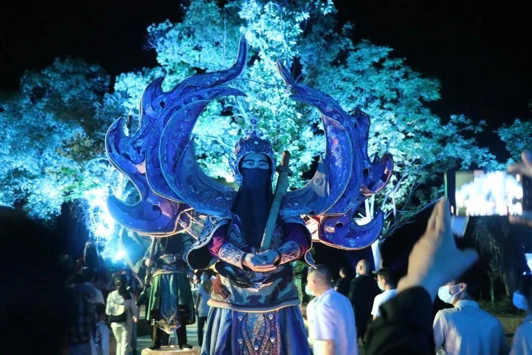 救援美丽小姑娘