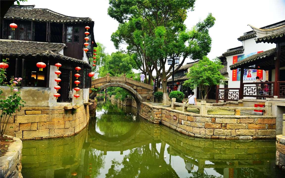 逃离沙漠小镇