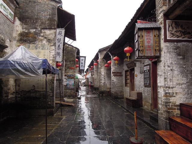 你认为谈恋爱要不要在朋友圈公开？游戏画面